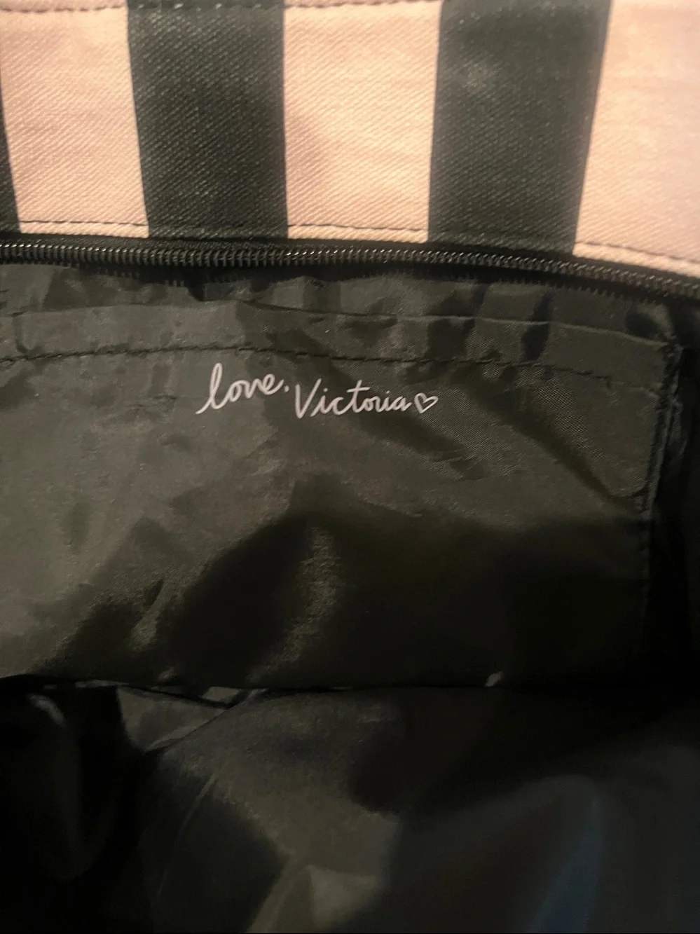 Victoria’s Secret large canvas tote with zipper closure - Picture 4 of 6